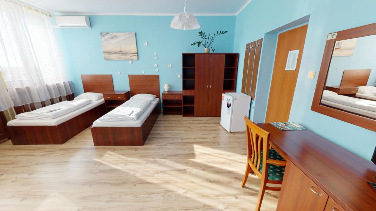 Hotel Hubert Nove Zamky Ngoại thất bức ảnh