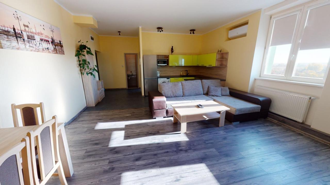 Hotel Hubert Nove Zamky Ngoại thất bức ảnh