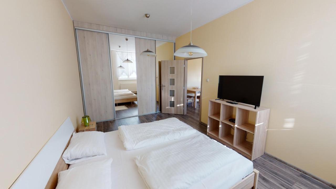 Hotel Hubert Nove Zamky Ngoại thất bức ảnh