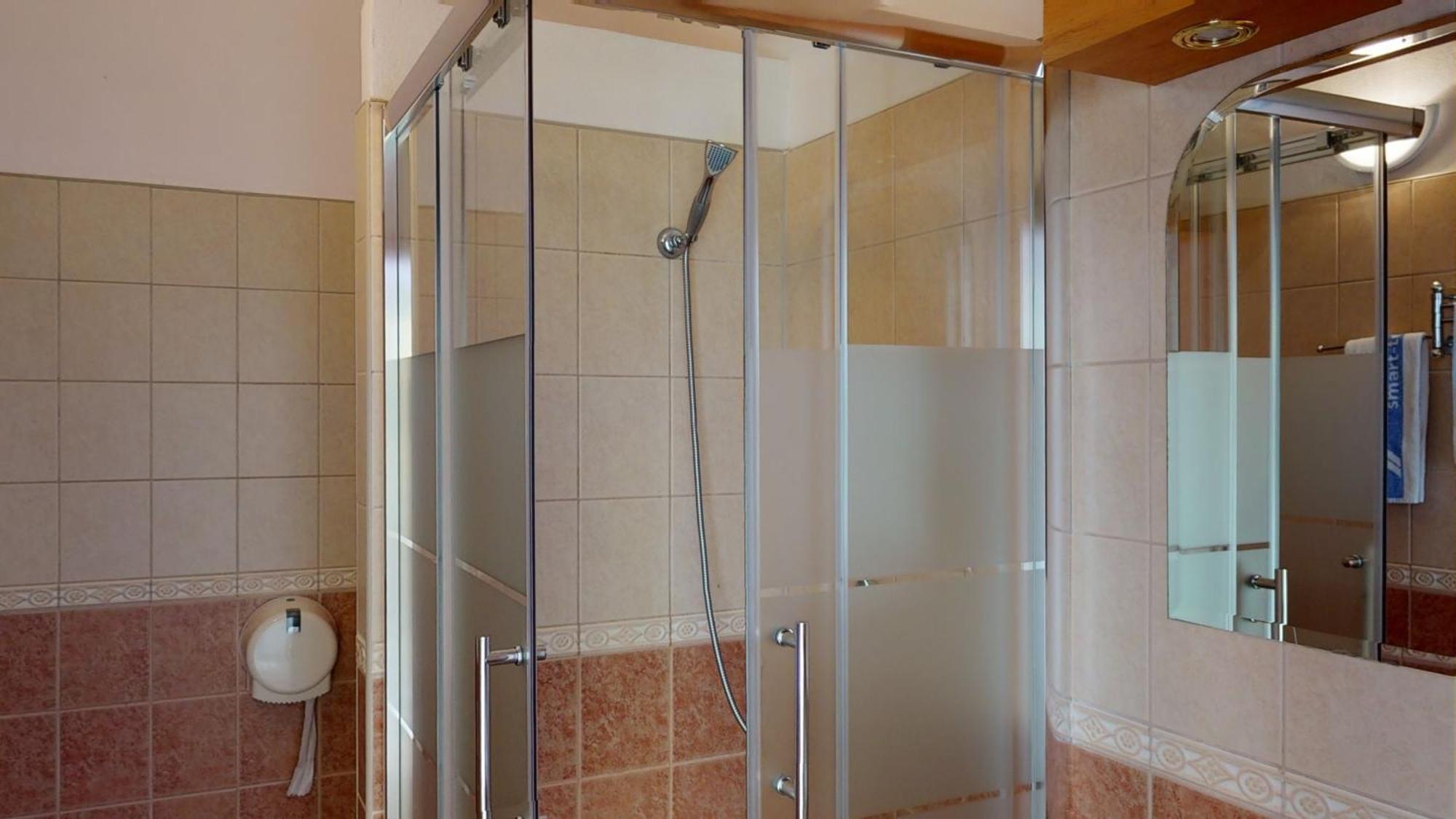 Hotel Hubert Nove Zamky Ngoại thất bức ảnh