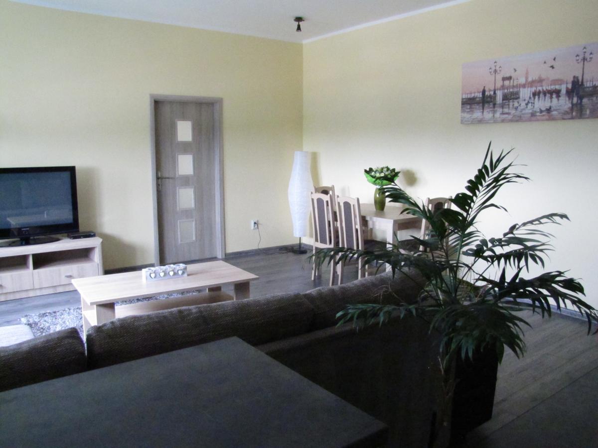 Hotel Hubert Nove Zamky Ngoại thất bức ảnh